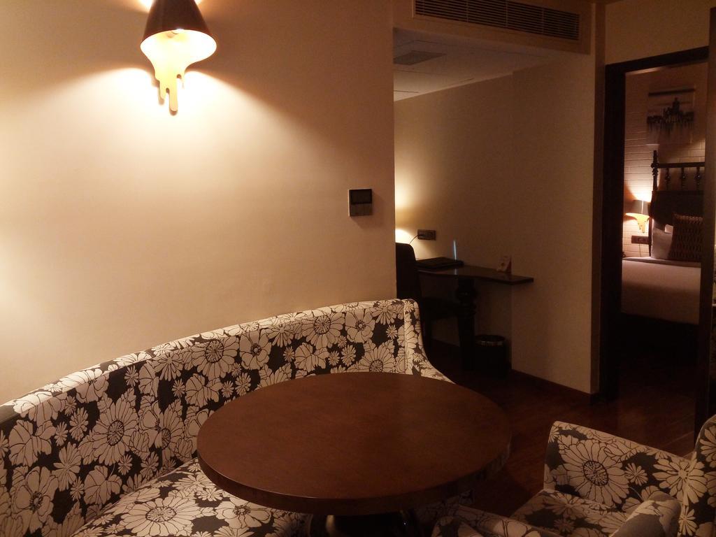 Best Western Plus O2 Indore Extérieur photo